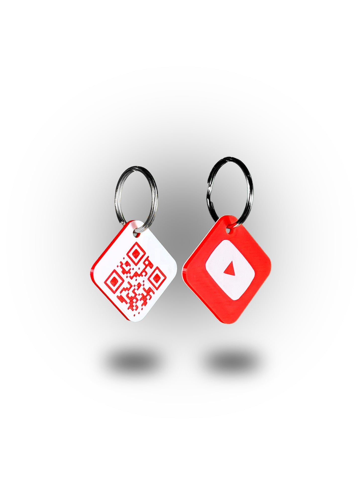 Youtube-Schlüsselanhänger mit NFC und QR-Code – 3D-gedruckter, quadratischer Anhänger mit Social-Media-Logo auf der Vorderseite und QR-Code auf der Rückseite, integrierter NFC-Chip für kontaktloses Scannen, ideal für Influencer, digitales Networking und Smart-Branding.